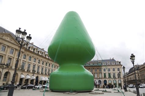 paris butt plug|Paris’s giant ‘butt plug’ installation vandalised .